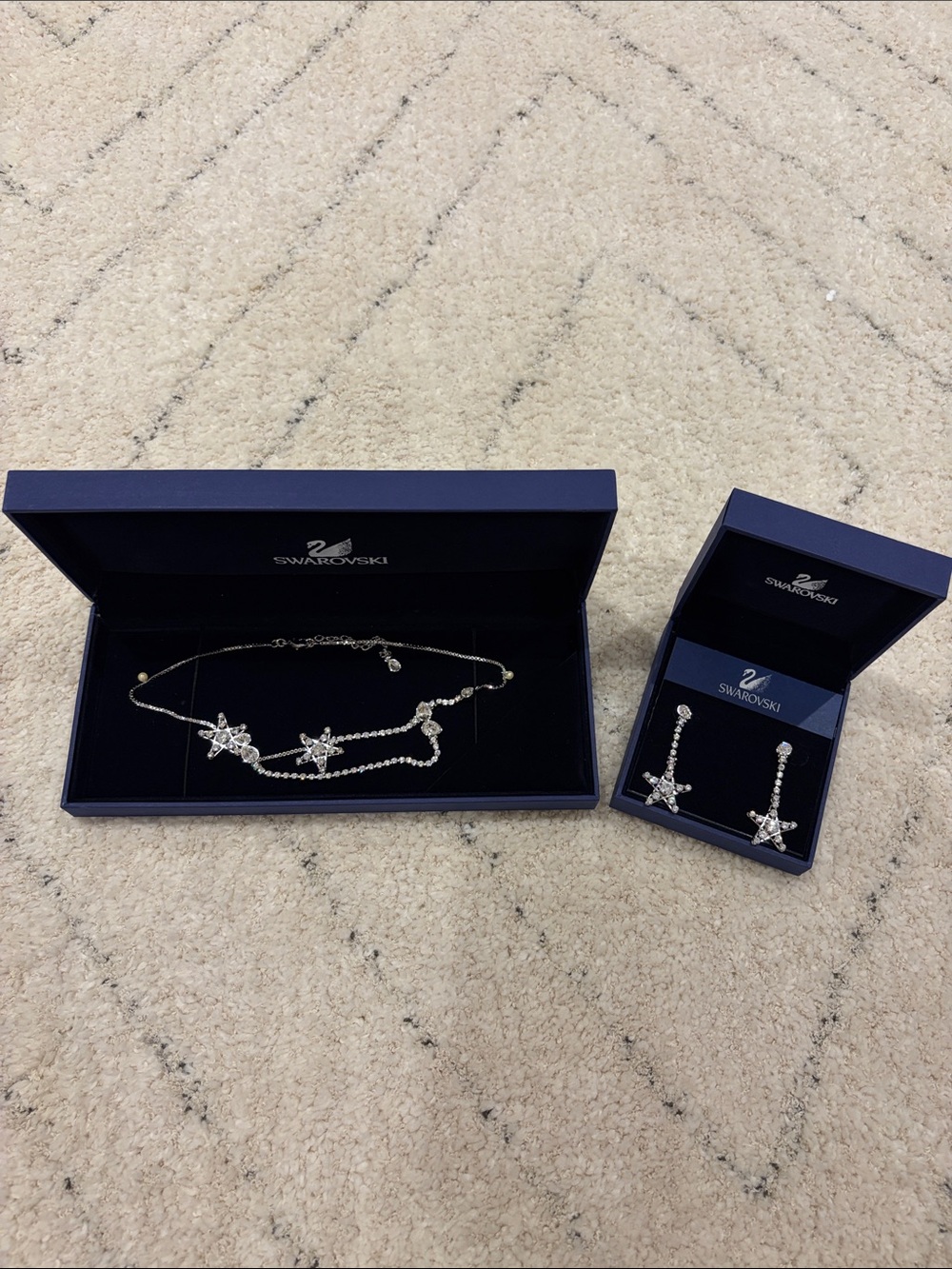 NEW Swarovski Silver Star Crystal Necklace and Drop Earrings Set